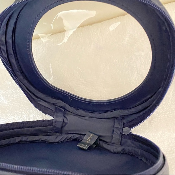 Estée Lauder 3-piece Travel Makeup, Storage, Toiletries Bag Set, Navy and White - Picture 7 of 16